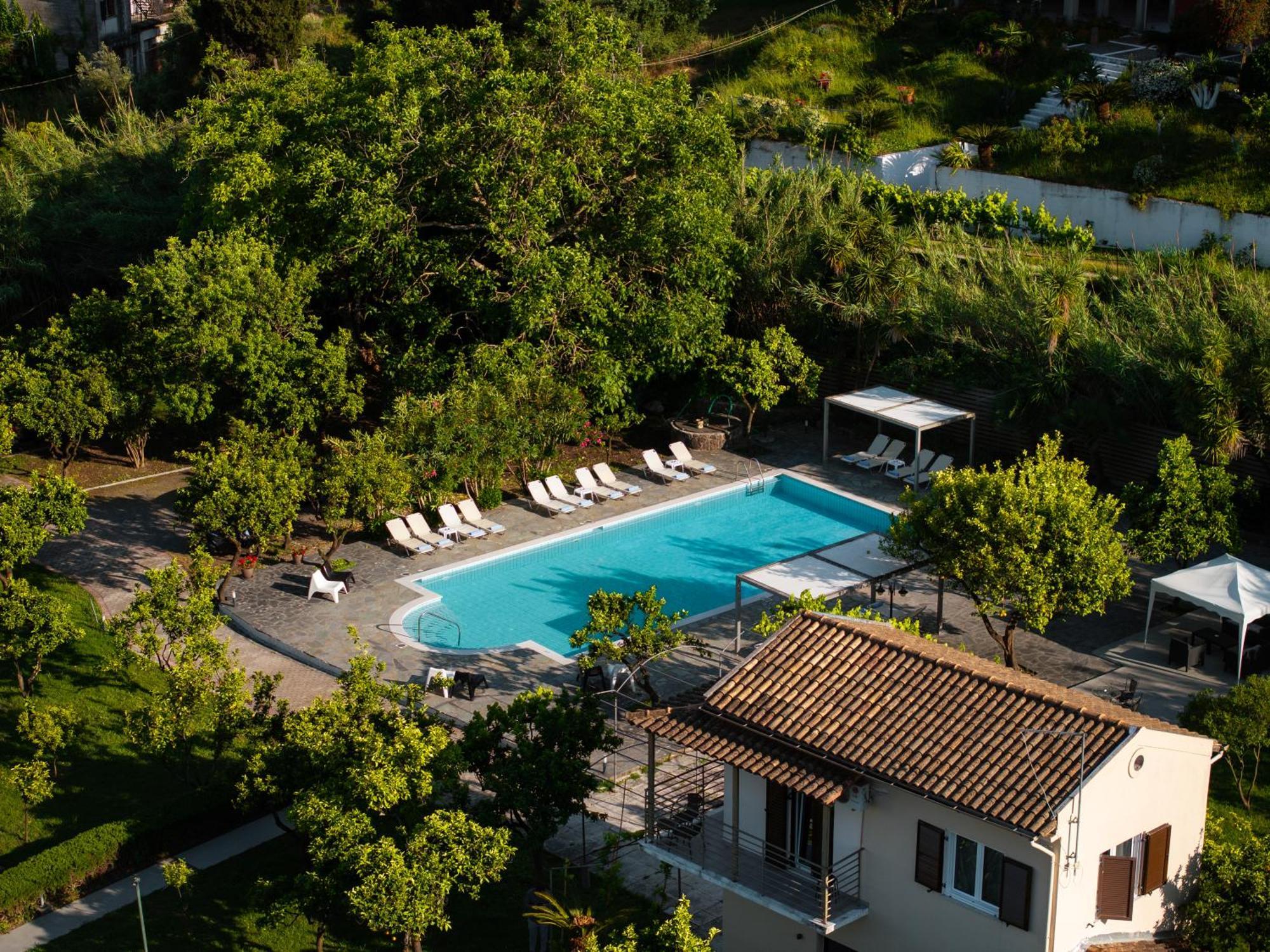 Orange Grove Suites Benitses  Exteriér fotografie